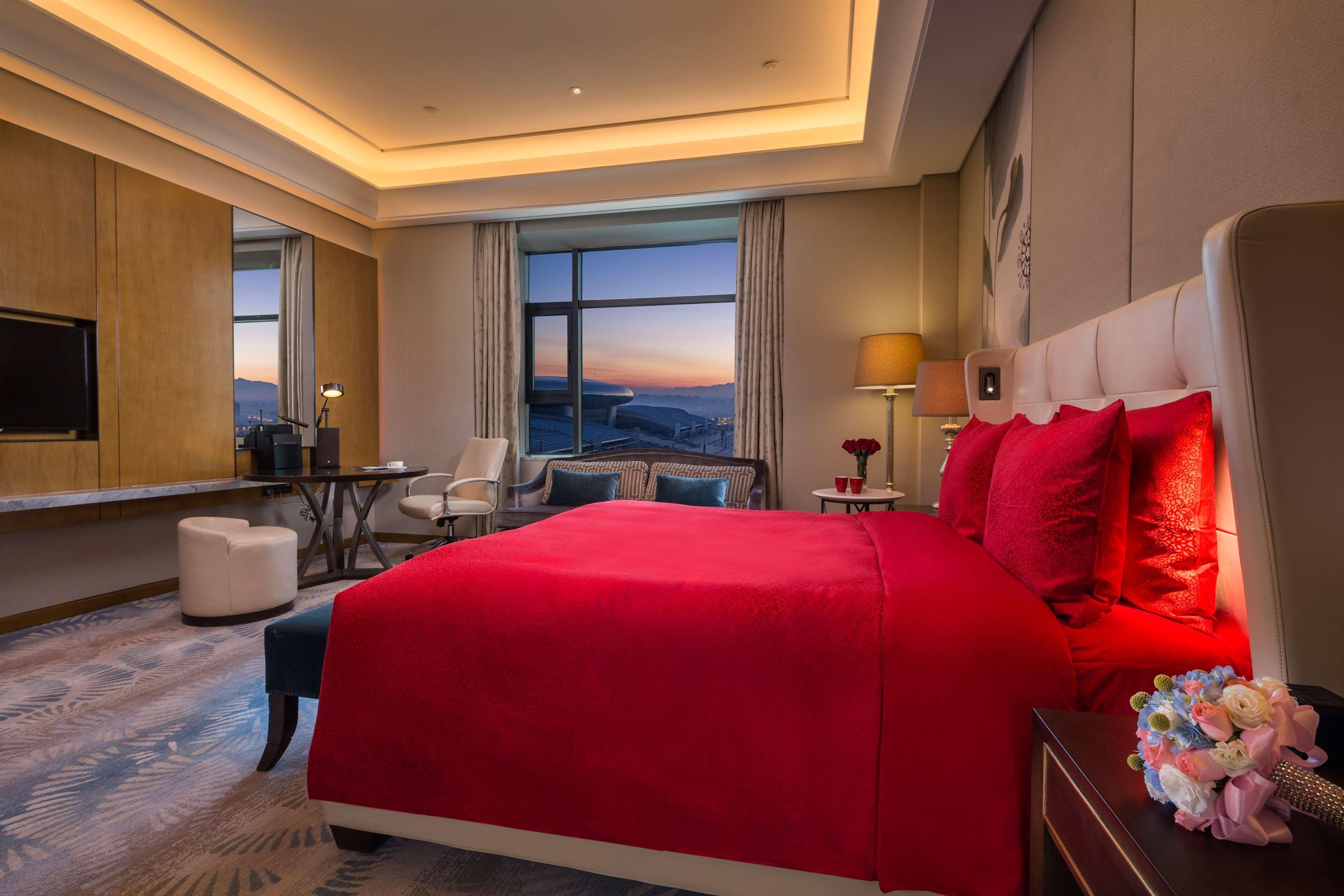 Hilton Урумчи Экстерьер фото