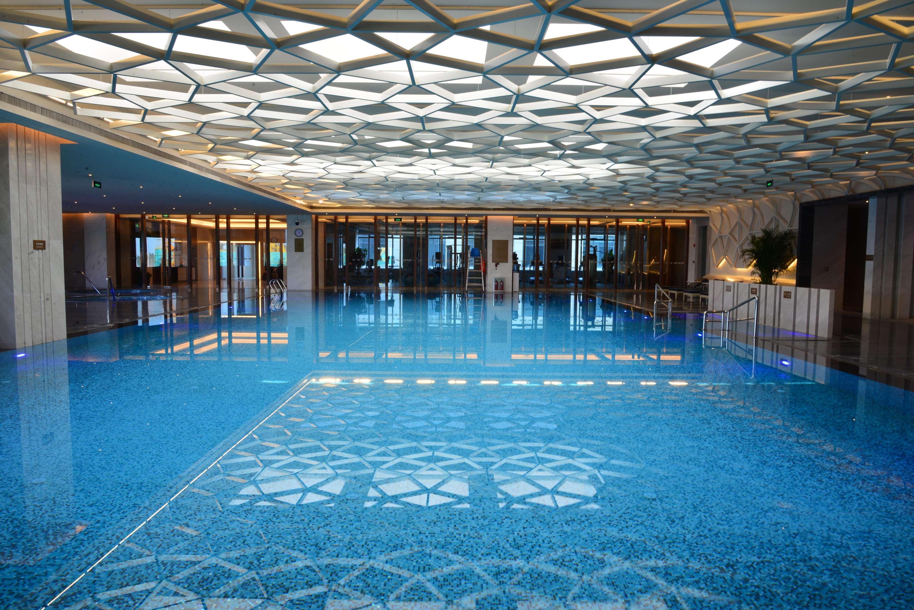 Hilton Урумчи Экстерьер фото
