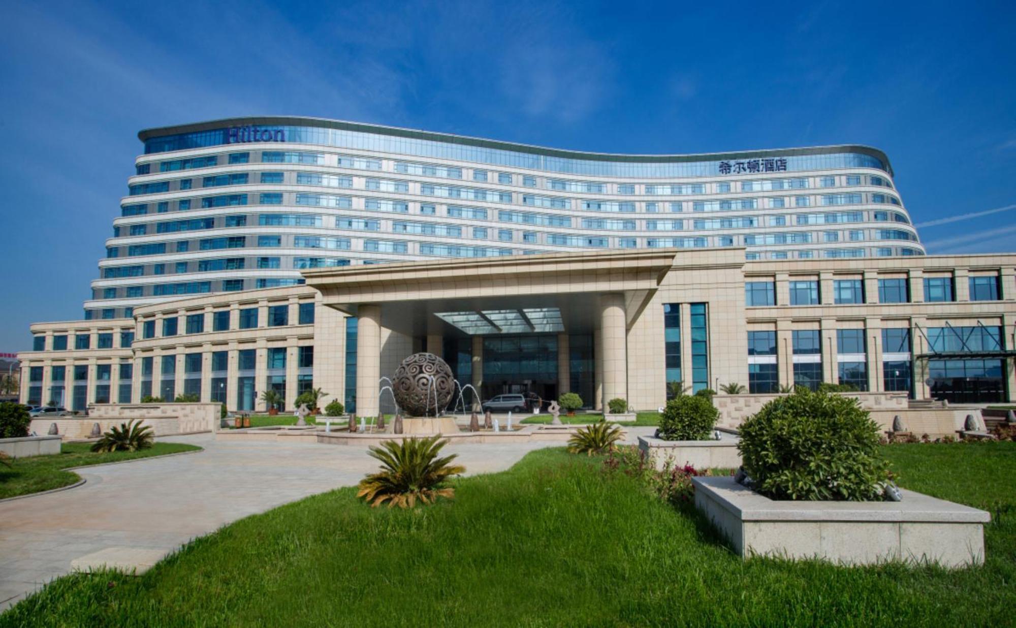 Hilton Урумчи Экстерьер фото
