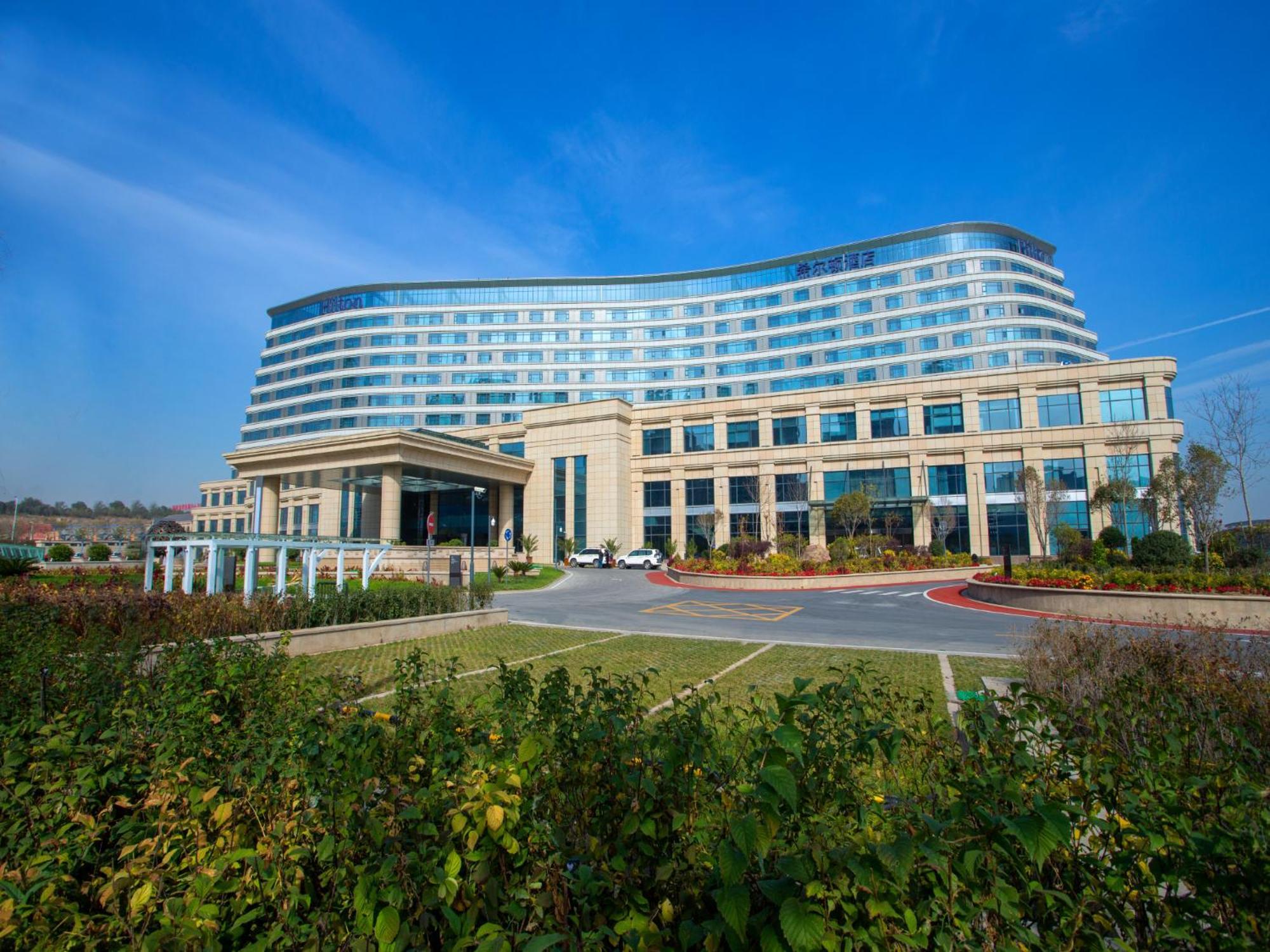 Hilton Урумчи Экстерьер фото