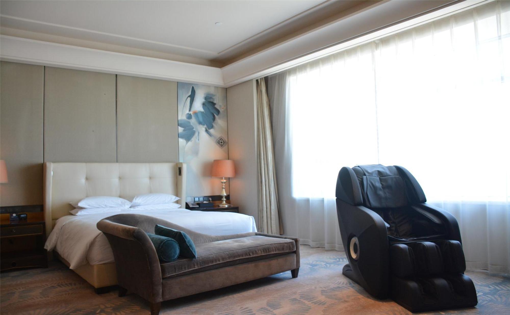 Hilton Урумчи Экстерьер фото