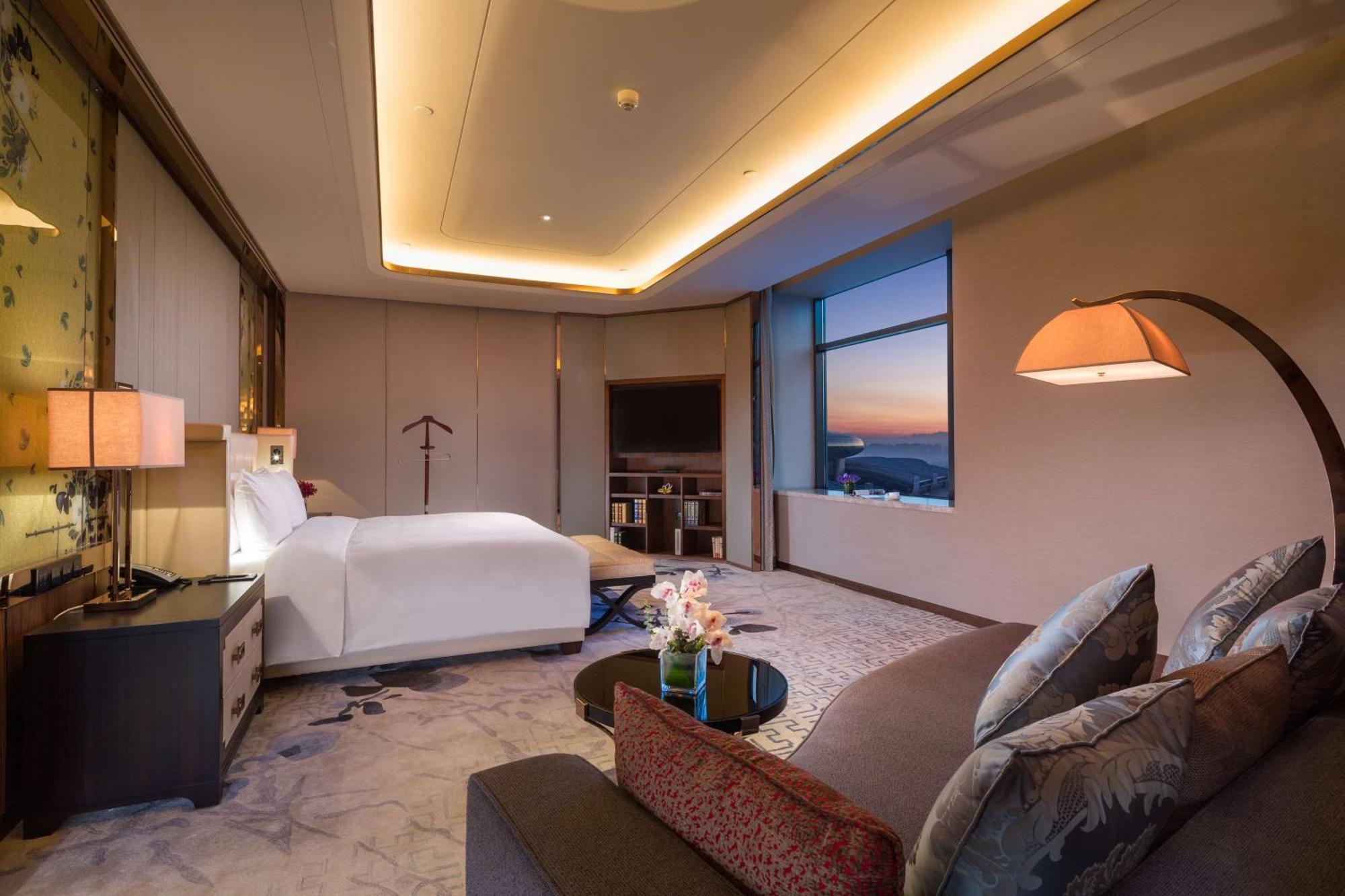 Hilton Урумчи Экстерьер фото