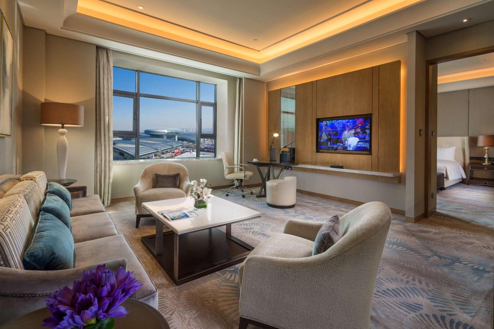 Hilton Урумчи Экстерьер фото
