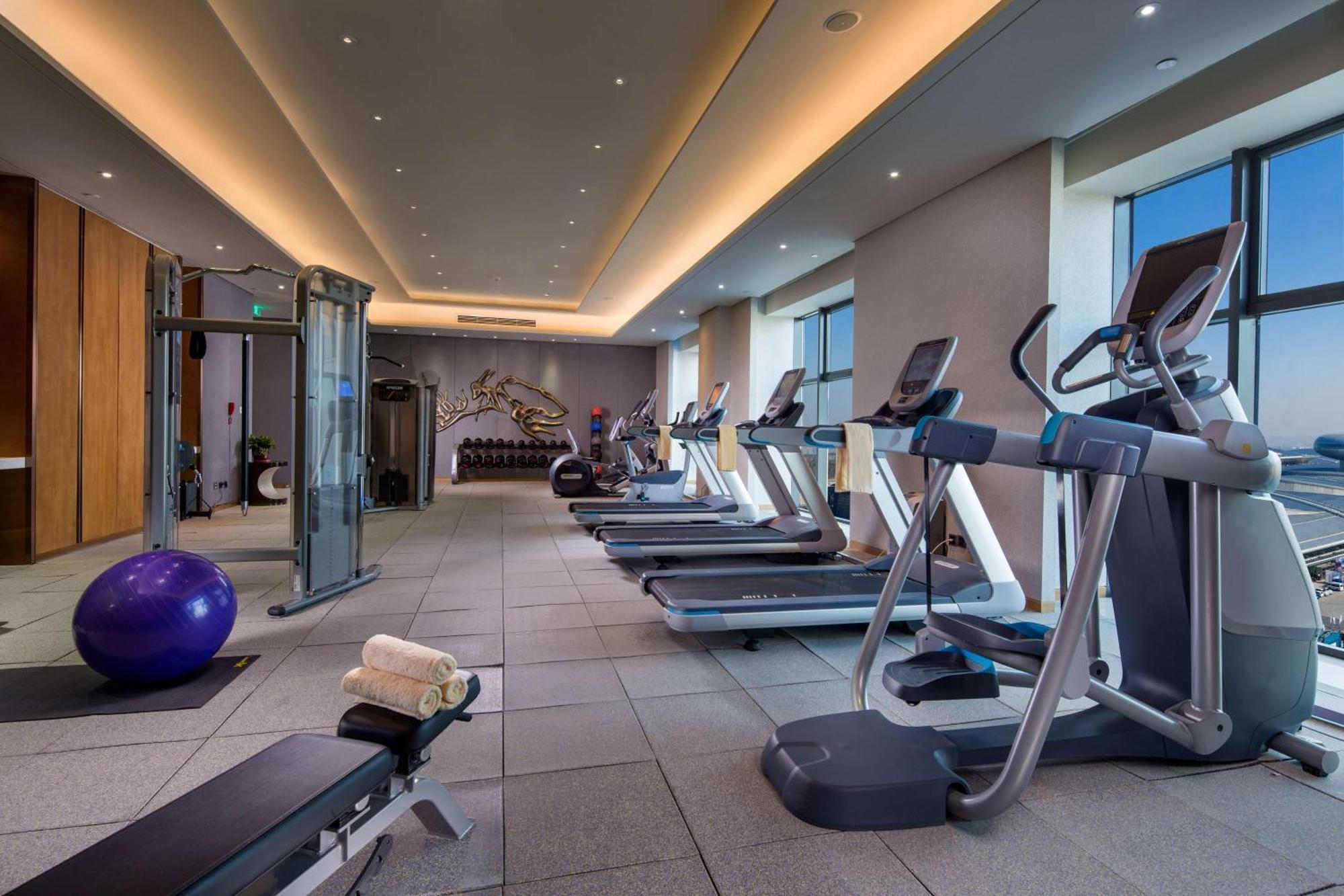 Hilton Урумчи Экстерьер фото