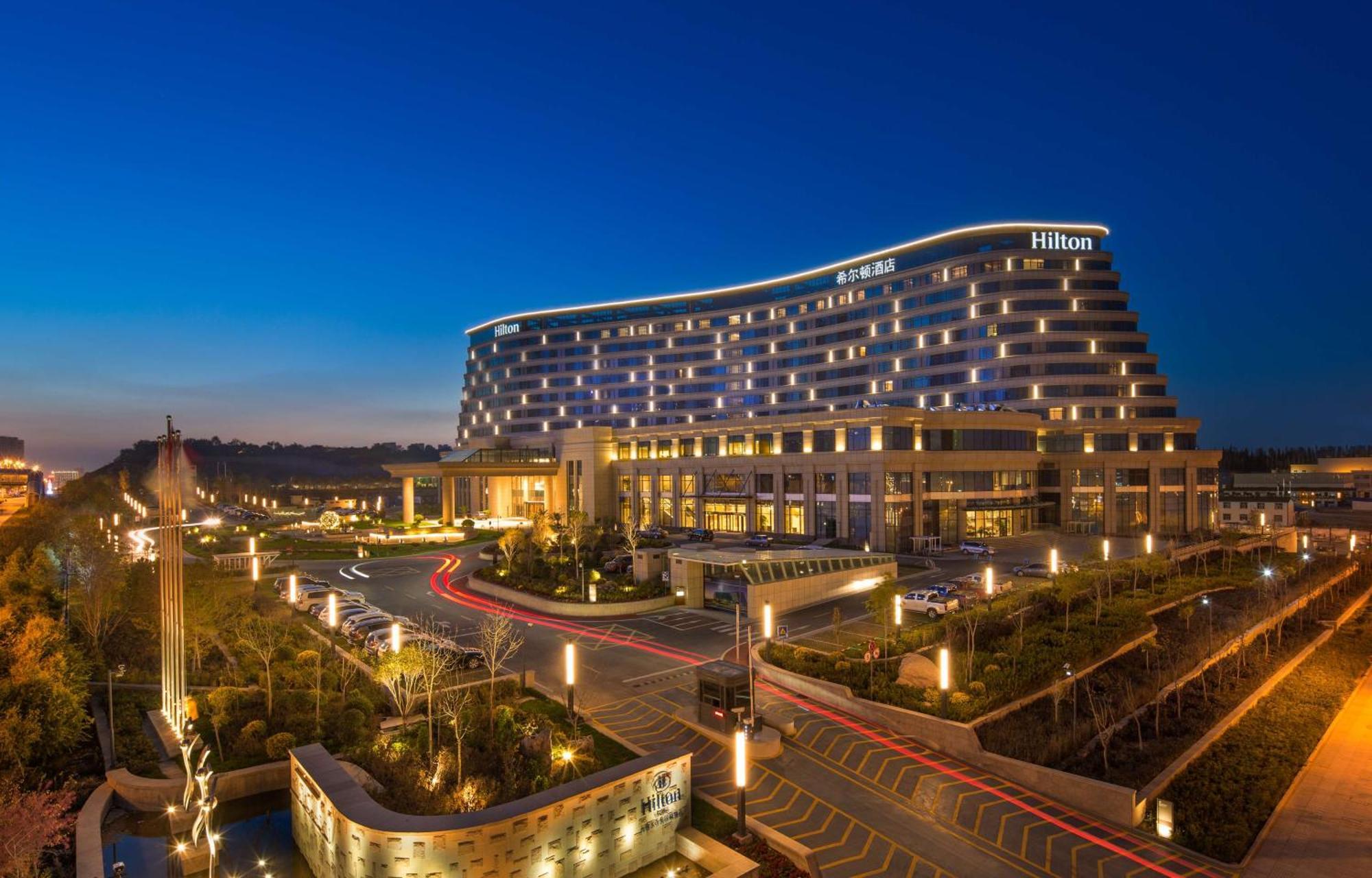 Hilton Урумчи Экстерьер фото