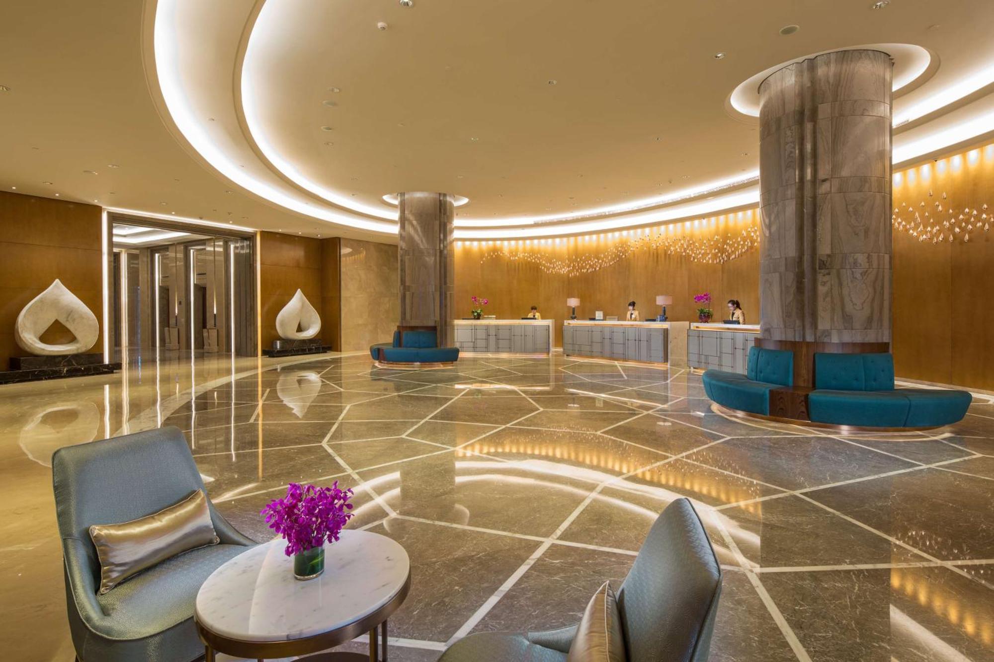 Hilton Урумчи Экстерьер фото