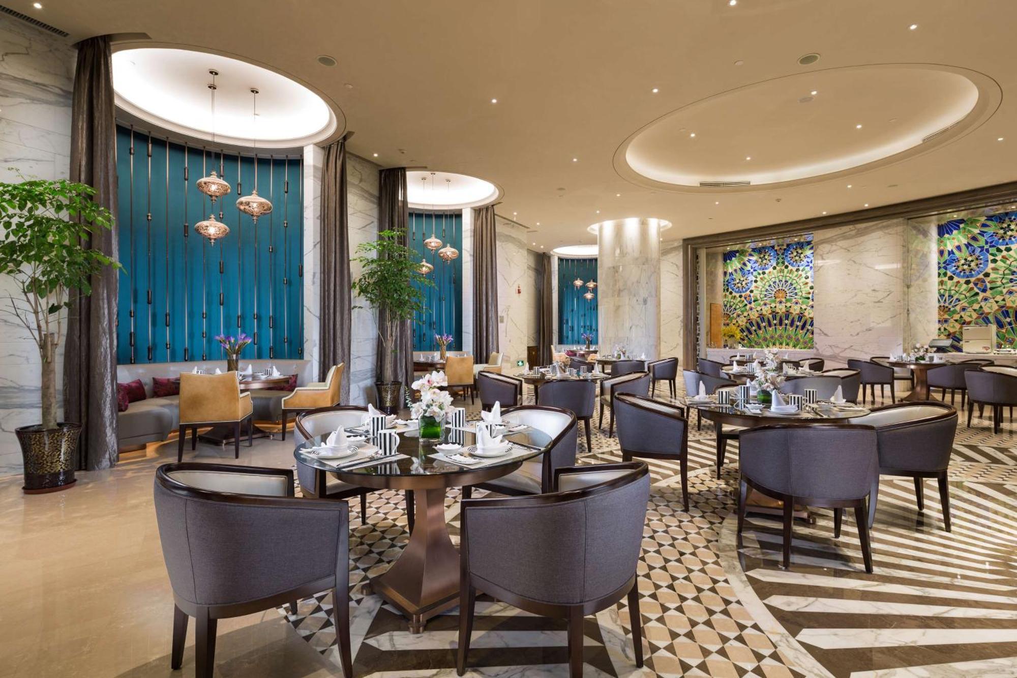 Hilton Урумчи Экстерьер фото