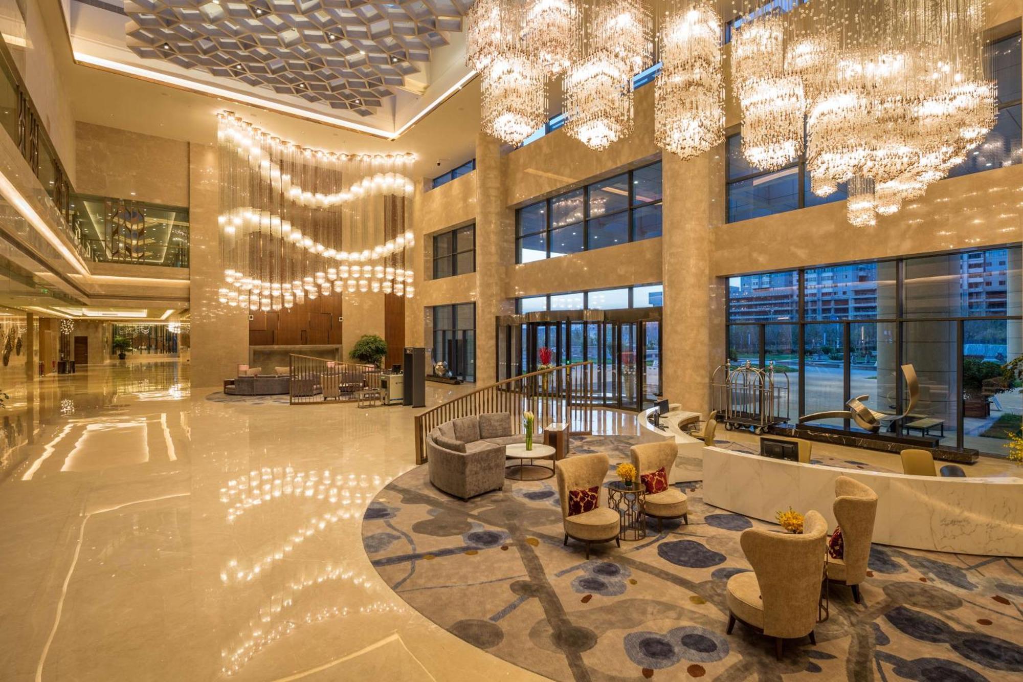 Hilton Урумчи Экстерьер фото