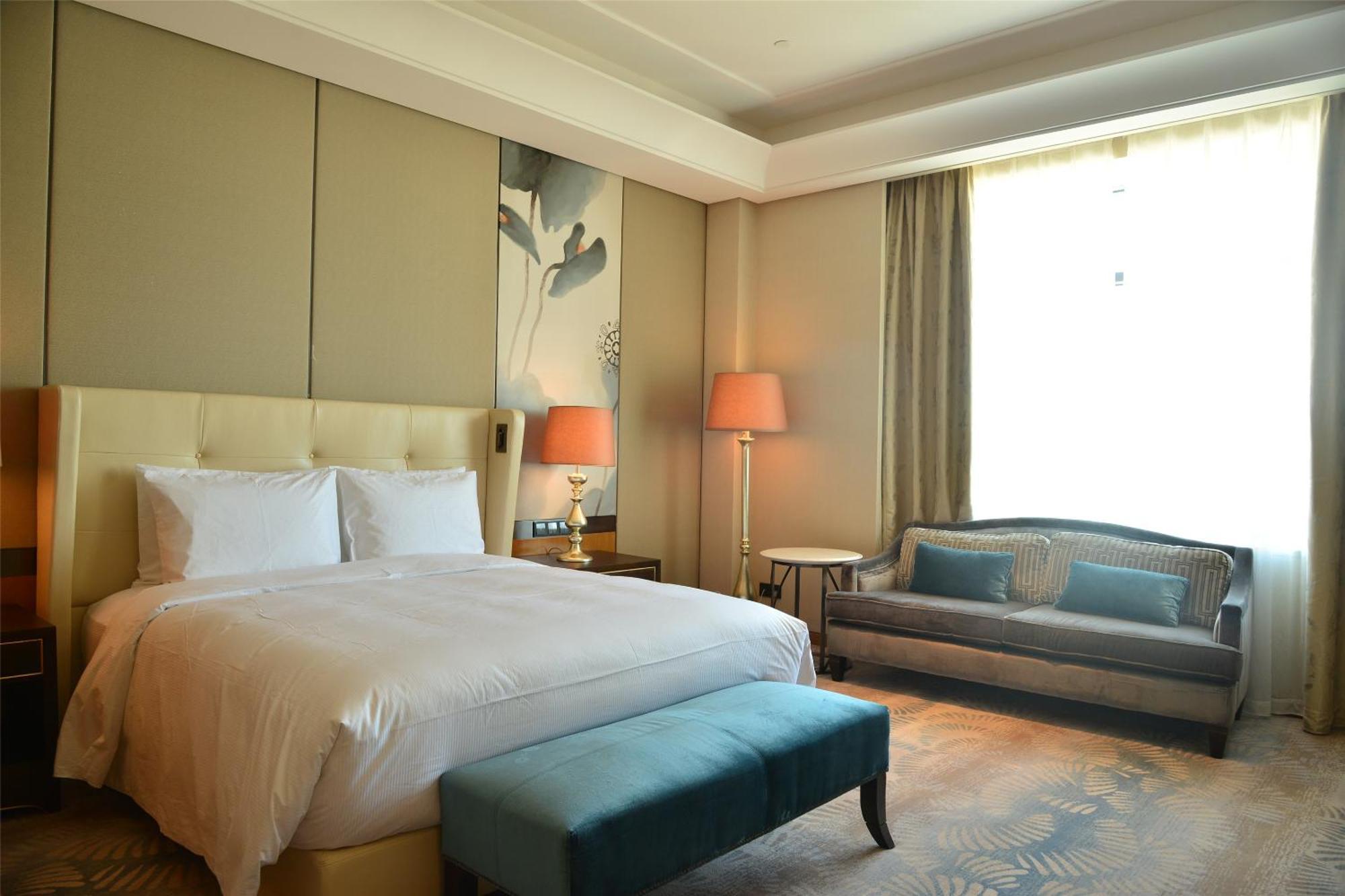 Hilton Урумчи Экстерьер фото