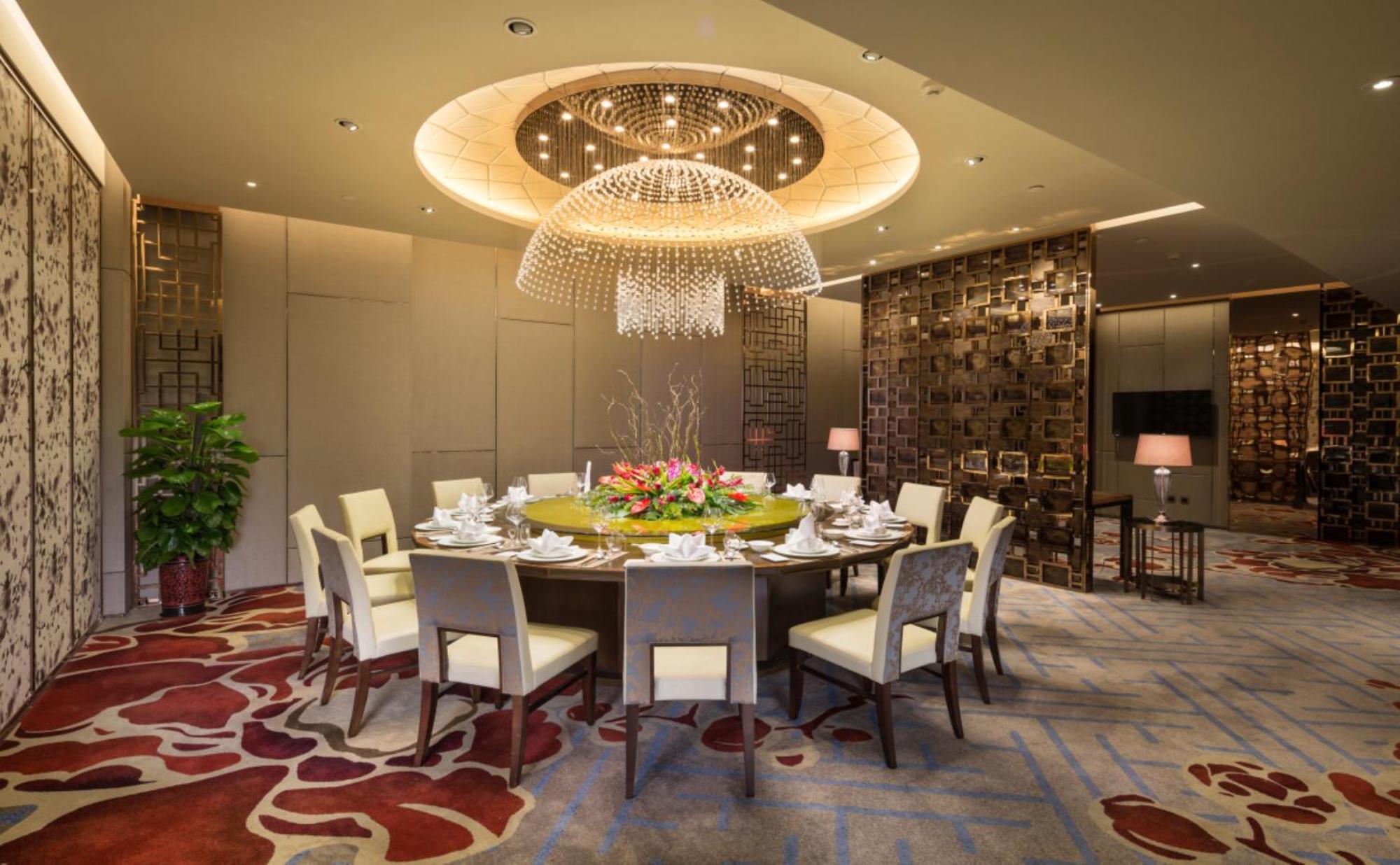 Hilton Урумчи Экстерьер фото